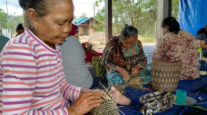 Dayak Wehea stammens traditionella hantverk